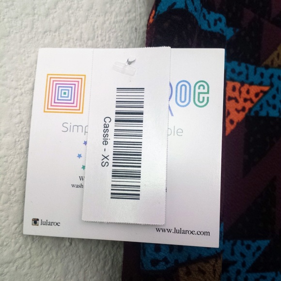 LuLaRoe Cassie Skirt Triangle - Picture 3 of 5